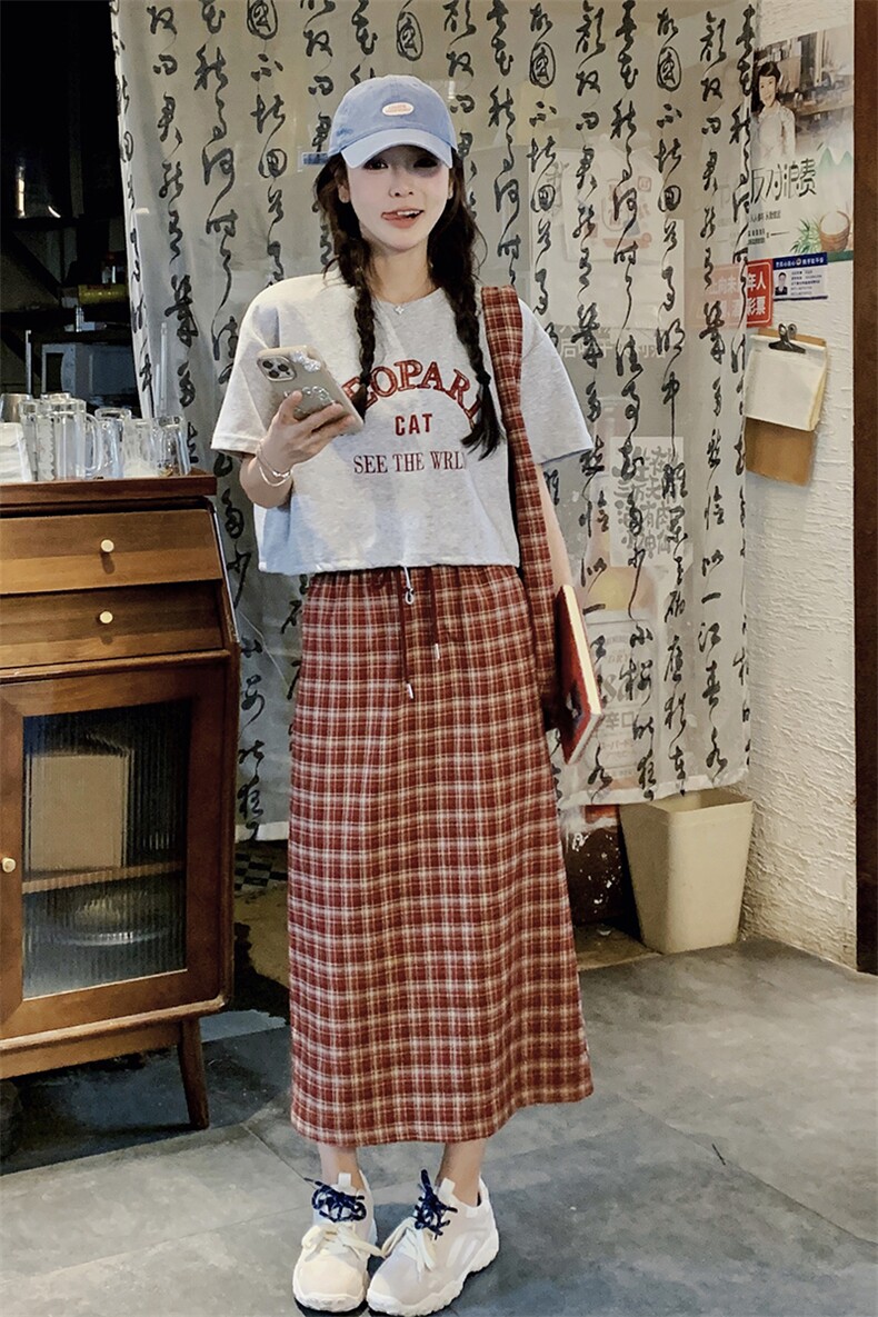 韩系减龄红格子套装裙女夏2025新款字母印花t恤半身格子裙两件套,女装套装/套裙,浙宝220