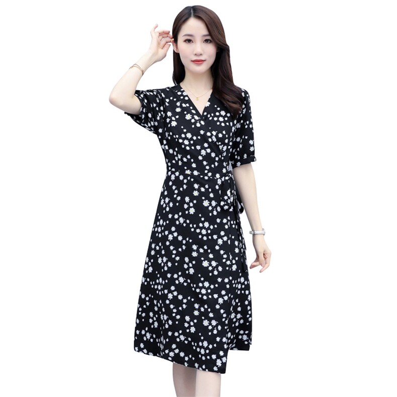 2021年夏款不规则黑色小雏菊V领碎花长款连衣裙,女装连衣裙,瑶迪依秀