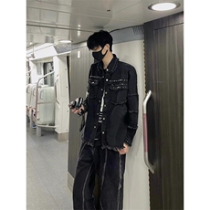 黑色