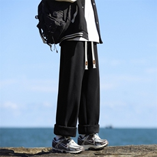 黑色