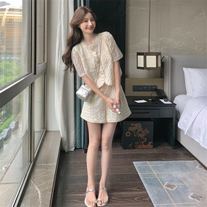 甜美小香风镂空蕾丝小衫短裤两件套女2025夏季新小个子清纯风套装图片