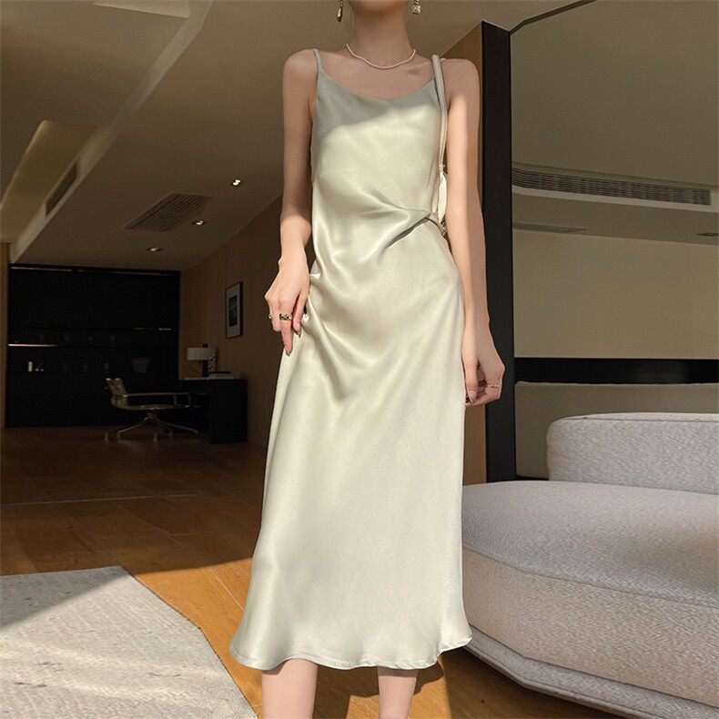 法式醋酸吊带连衣裙女夏季高级感绝美气质名媛收腰缎面A字长裙子图片