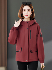 安哥拉红连帽外套女2025春秋新款妈妈时尚宽松夹克小个子短款风衣，女装短外套，靓衣阁