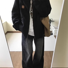 黑色