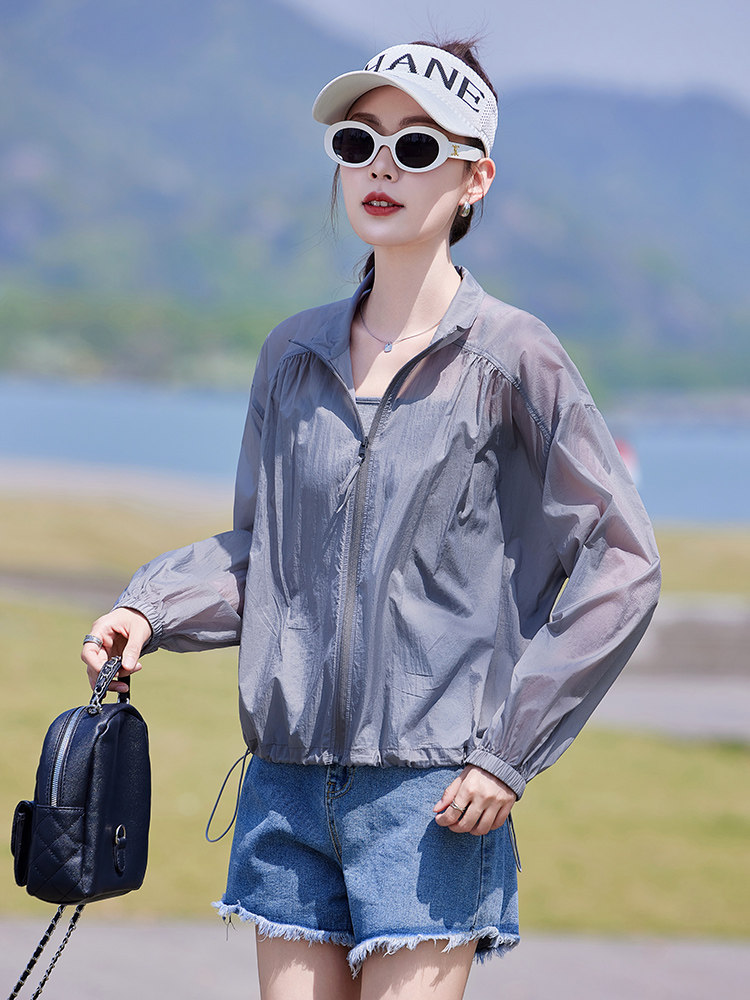 时尚蓝色短款女轻薄小外套夏季新款连帽旅行户外透气长袖薄短外套,女装防晒衣,靓衣阁