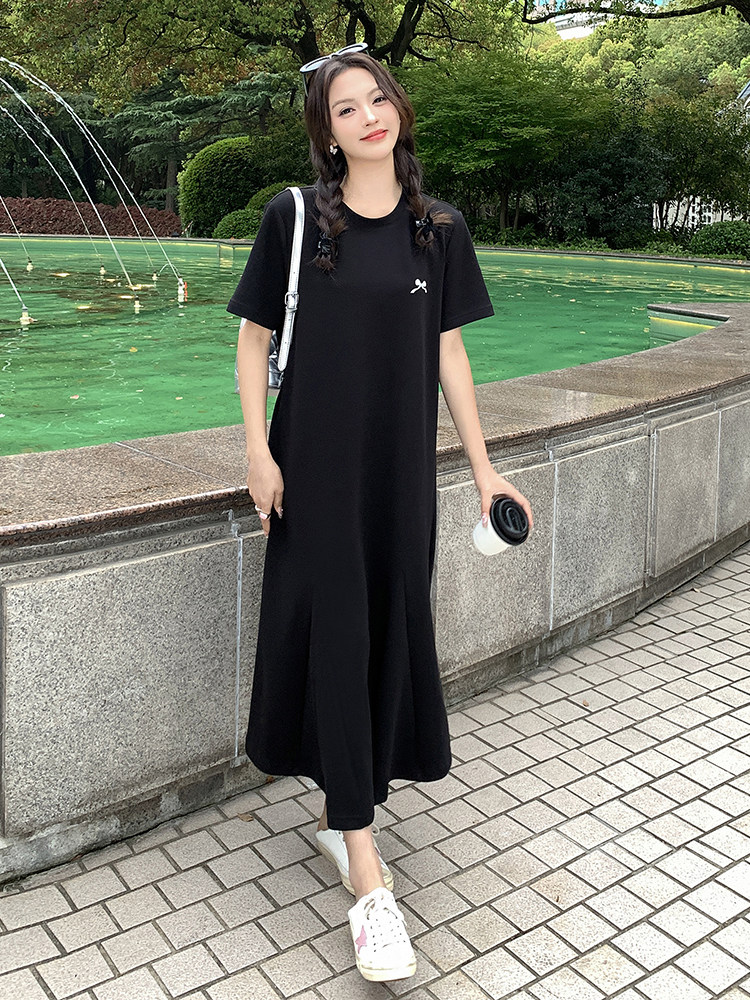 夏季宽松显瘦黑色针织连衣裙时尚百搭中长款裙子,女装连衣裙,鑫慧