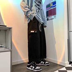 黑色