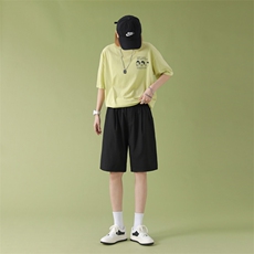 黑色