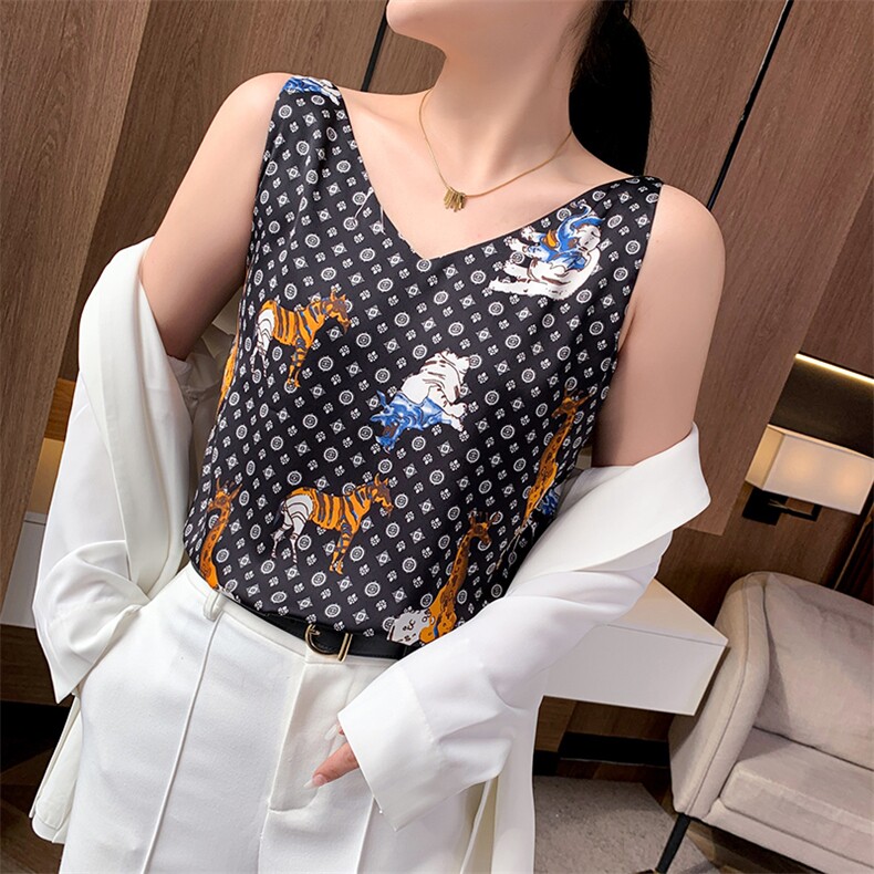 吊带背心女内搭V领2023新款夏季印花上衣外穿打底缎面时尚女款,女装背心吊带,朝贺羊绒
