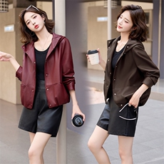 仿真皮皮衣女2024新款秋带帽休闲小个子海宁仿绵羊皮夹克外套短款，女装皮衣，江南女神