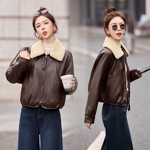 羊羔毛翻领PU皮衣白鸭绒羽绒服皮衣外套图片