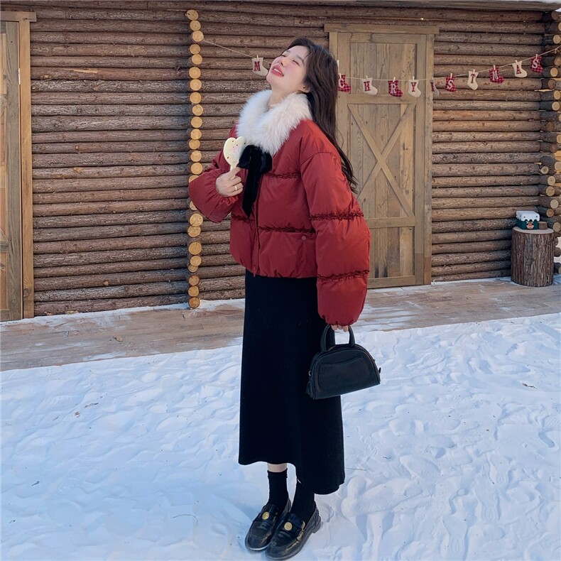 红色大毛领短款厚外套女冬独特超好看保暖上衣,女装羽绒服,乔安迪