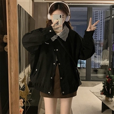 黑色