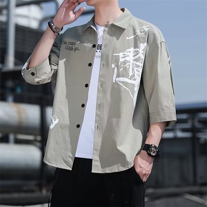夏季韩版潮流休闲男士七分袖衬衣工装薄款外套宽松中袖衬衫男短袖图片