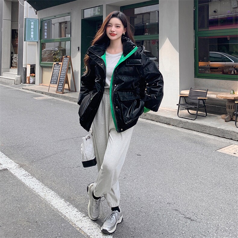 【现货】黑色亮面短款羽绒服女90白鸭绒保暖时尚连帽外套,女装羽绒服,鑫源服饰