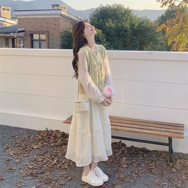 【现货】毛衣马甲蕾丝裙套装#2502-P150-K228,女装套装/套裙,2C111