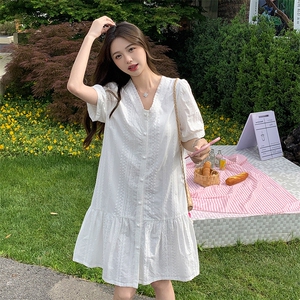 学院风减龄镂空上衣套装女夏新款小个子轻薄休闲显瘦背带裙两件套图片