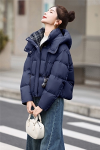 白鸭绒短款连帽保暖羽绒服女冬季新款百搭外套2025新品潮流品质女图片