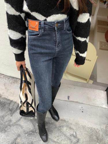 「现货」裤头特色链条加绒小脚裤。喜欢就下手吧，女装，T7