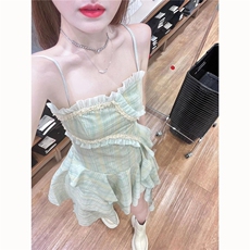 度假风绿色吊带连衣裙女不规则拼接设计感收腰显瘦中长裙，女装连衣裙，星座506A