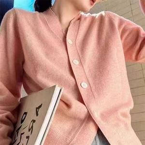 时尚百搭V领羊毛开衫女款羊毛针织衫外套图片