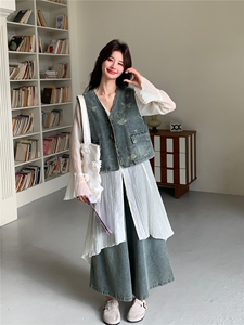 设计感连衣裙打配牛仔马甲套装女春夏季小众阔腿裤三件套减龄图片