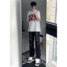 黑色