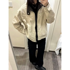 卡其色