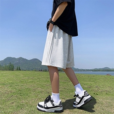 浅灰色