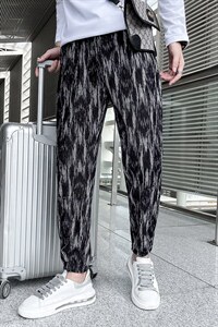秋冬季新款丝绒压皱花裤子青少年网红同款休闲裤潮流韩版宽松长裤图片