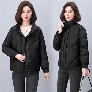 红色立领羽绒服女2024冬季新款中年妈妈高端洋气小个子白鸭绒外套图片