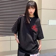 黑色