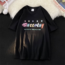 黑色