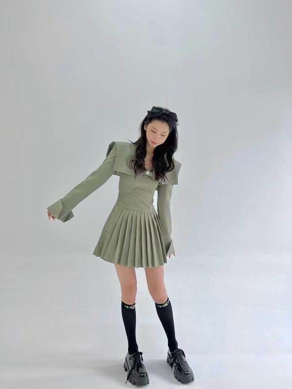 莫兰迪绿钻扣大翻领西装套装，女装西装，HE