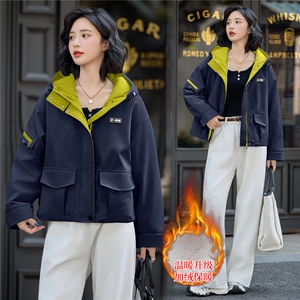 【大量现货】2025年冬季新款时尚连帽棉服短款休闲运动风撞色棉服图片