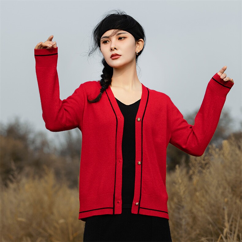 2025年秋季新款V领钻扣纯色针织开衫时尚休闲，女装针织衫/毛衣，奢优羊绒