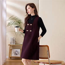 主推现货新款简约U领凸显优雅女人味打底衫+背心裙两件套，女装套装/套裙，姿衣坊