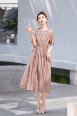 中年妈妈五十多岁洋气连衣裙新款夏季中长款收腰遮肚短袖天丝裙子，女装连衣裙，梦芯尔