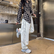 白色