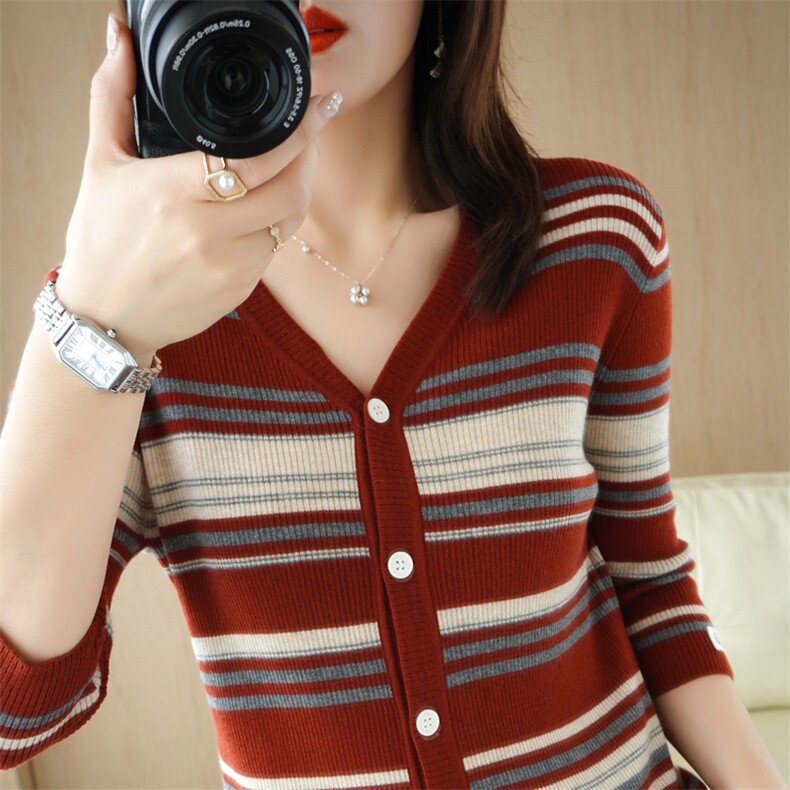 时尚条纹V领长袖针织衫修身显瘦仿羊毛开衫外套，女装针织衫/毛衣，大美人包芯纱店