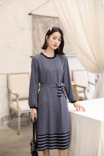 冬季新品定制的面料花型，女装，荷塘月色