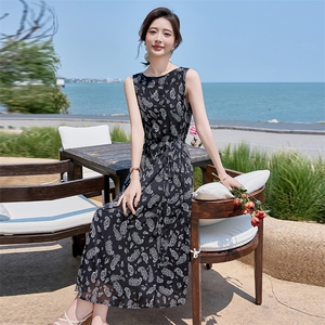 高端定制2025夏季法式复古腰果花裙子显瘦拼接蕾丝V领收腰连衣裙图片