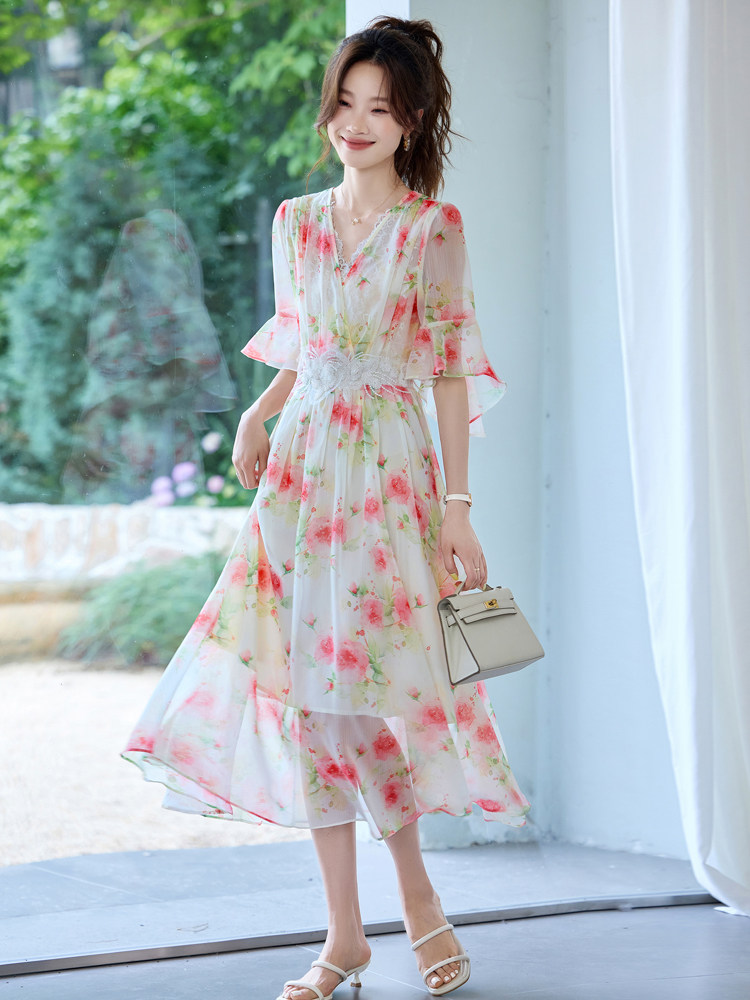 拉夏贝尔官方绝美碎花刺绣连衣裙女2025夏季新款气质茶歇法式长裙,女装连衣裙,辉煌依升