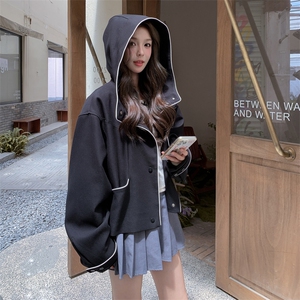 撞色包边黑色连帽外套女春秋2025新款小个子流行爆款百搭超火上衣图片
