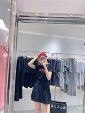 修身小版T，其它，mo mo kiss u