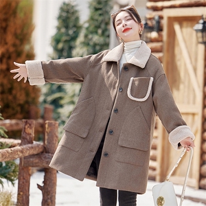 毛呢羽绒服外套女2025冬新款羊羔毛拼接翻领保暖白鸭绒内胆呢大衣图片