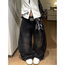 黑色