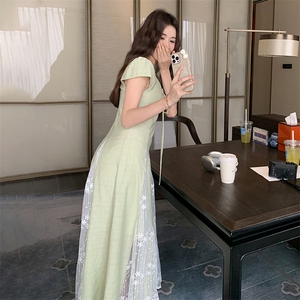 蕾丝拼接绿色连衣裙女夏2025新款高级感流行绝美超火小众设计感图片