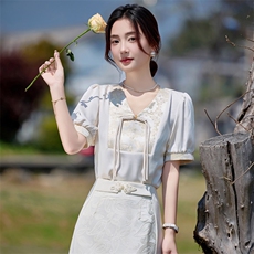 2025年夏季新中式复古提花短袖上衣V领时尚减龄，女装衬衫，卡杰菲