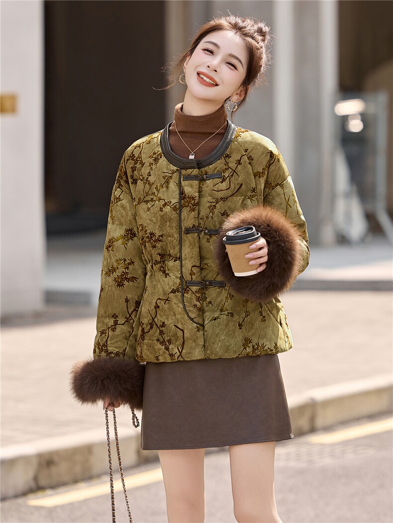 现货狐狸毛羽绒服女提花短外套2025冬季新款新中式白鸭绒上衣,女装羽绒服,仟媚宠